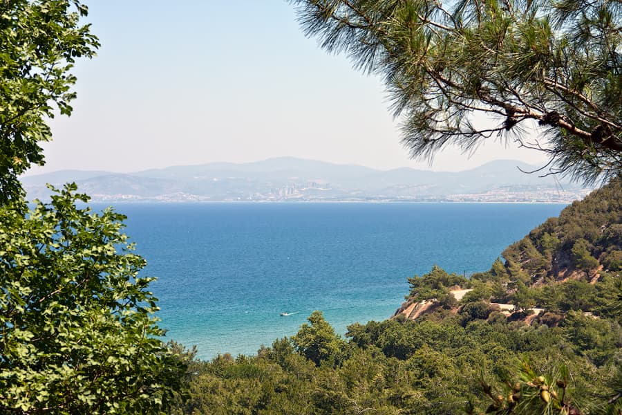 Kuşadası'nda Nerede Kalınır? Merkez, Kadınlar Denizi ve Davutlar