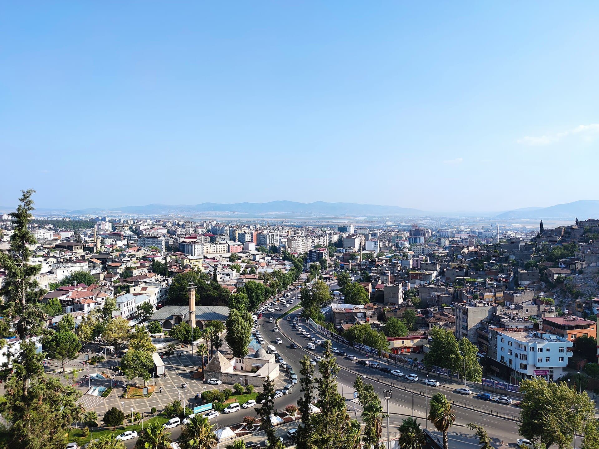 Şehri çevreleyen dağ ve yaylalar